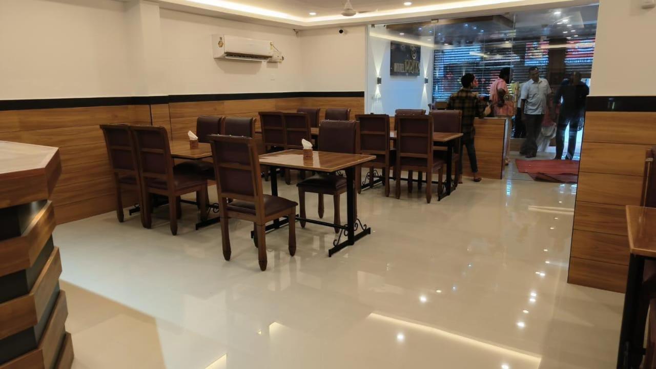 Hotel Priya Chengannur Екстер'єр фото